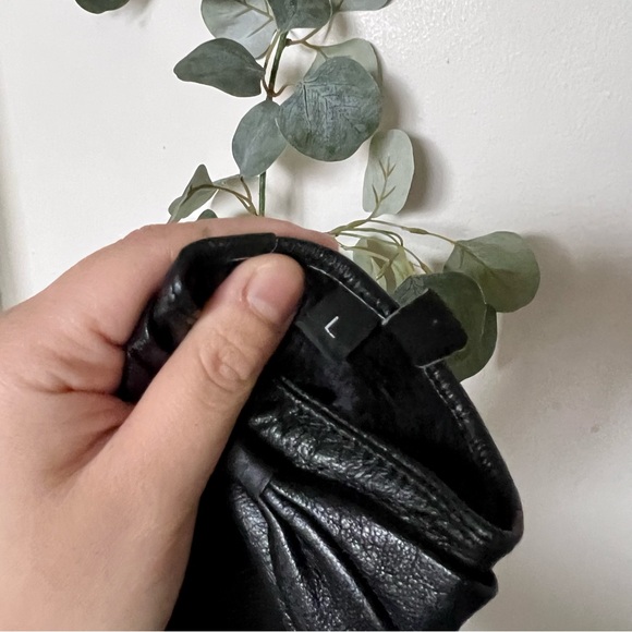 Faux Leather Gloves - Picture 3 of 5